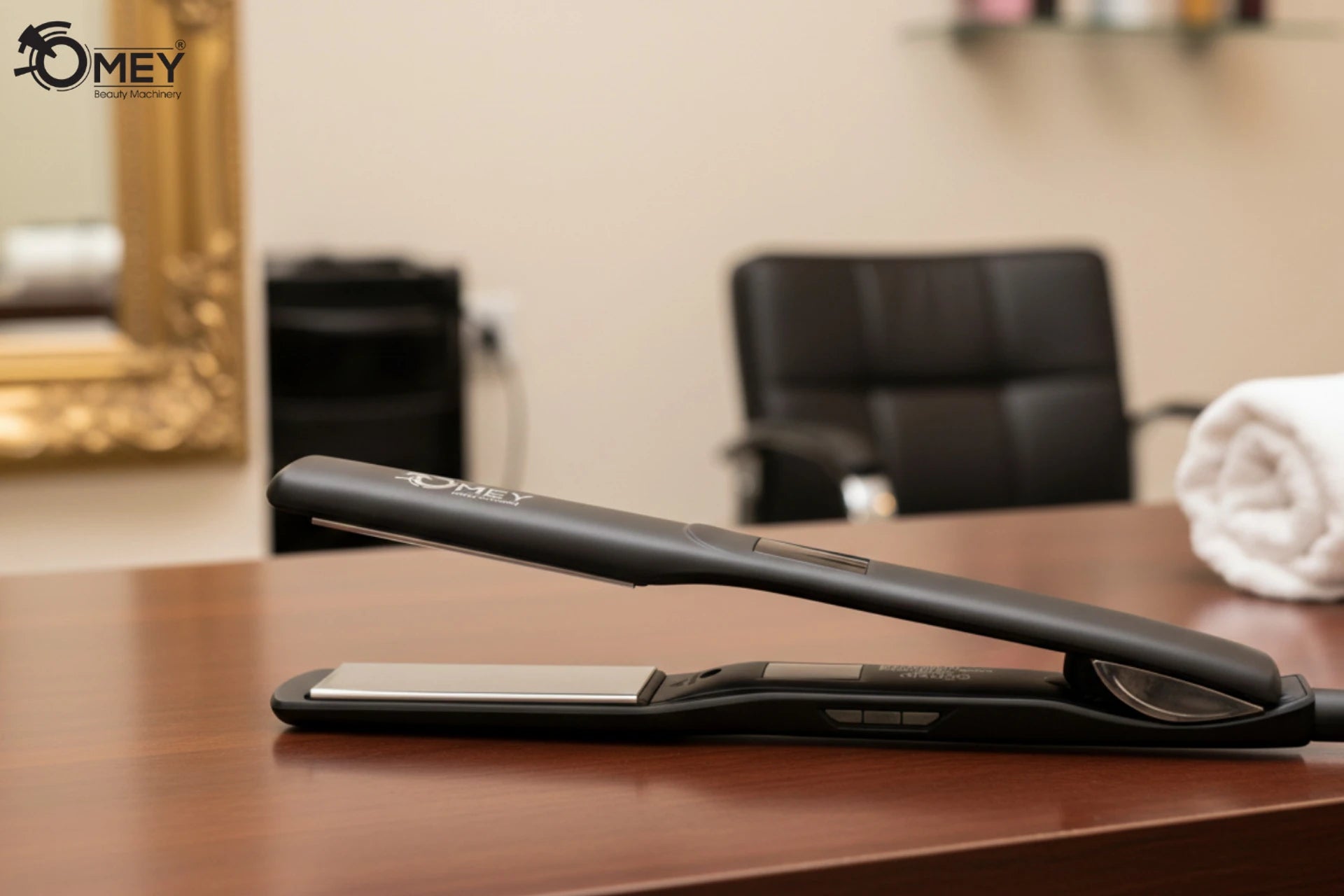omey OM-401 Hair Straightener (Black)